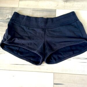 Size 8 Vintage lululemon shorts GUC